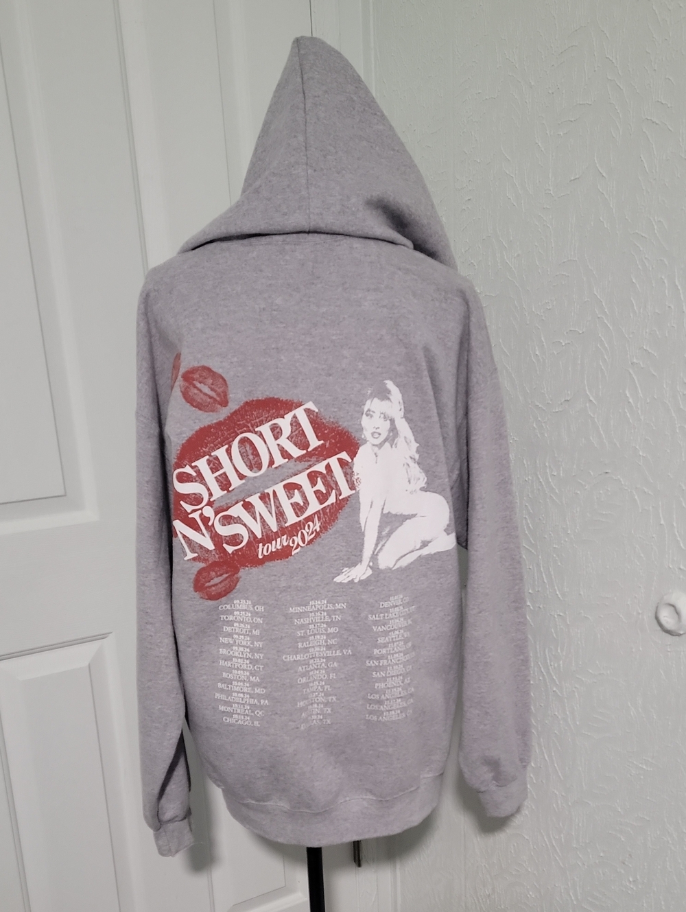 Gray 'Short N' Sweet' Graphic Full Zip Hoodie 2024 Tour(NoDrawstring)Size Large